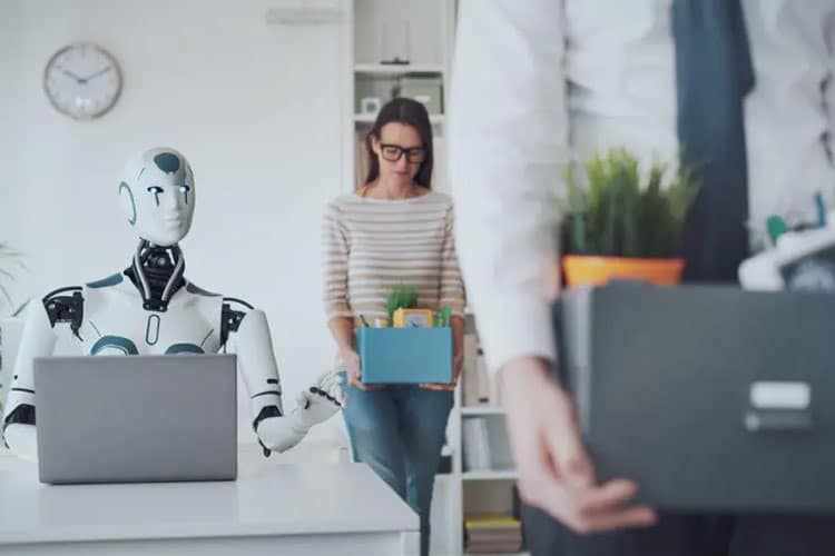 سم آلتمن: شرکتها از هوش مصنوعی برای تعدیل نیرو استفاده میکنند