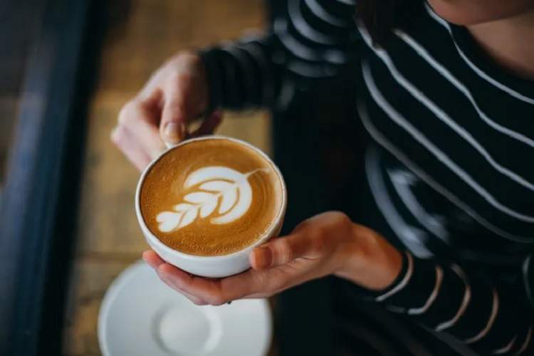 قهوه و چای کافئیندار؛ سپر محافظ در برابر زوال عقل!