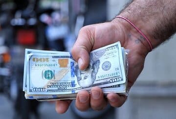 قیمت بازار دلار، یورو و سایر ارزها ۱۳ بهمن ۱۴۰۴/ پیام مهم دلار برای بازار طلا و سکه چیست؟