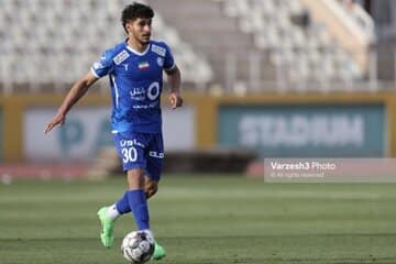 مدافع استقلال مجوز خروج از کشور نگرفت