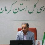 هر فرد یا مسئولی که در امر تولید کارشکنی کند خائن به کشور است