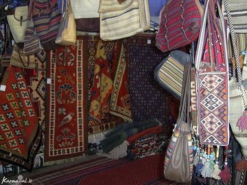 گلیم عنبران در سفر وزیر میراثفرهنگی به استان اردبیل مورد توجه ویژه قرار گرفت