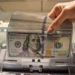 یک پیشبینی مهم درباره قیمت ارز در بازار/ اگر این ۲ اتفاق بیفتد، منتظر سقوط قیمت دلار باشید