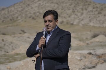 با متصرفان اراضی ملی قاطعانه برخورد میکنیم