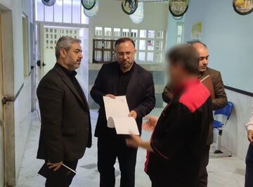 بازدید دادستان مرکز سمنان از زندان مرکزی استان