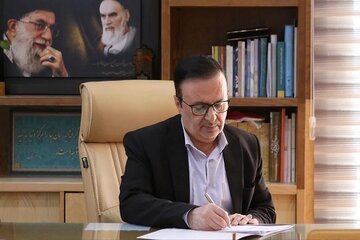 بیعت استاندار قزوبن با رهبر جدید انقلاب اسلامی