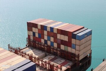 تخلیه و بارگیری کشتیها در بنادر کشور طبق روال عادی در حال انجام است