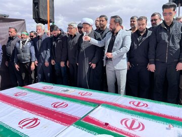 تشییع با شکوه ٧شهید جنگ رمضان توسط مردم کرمان