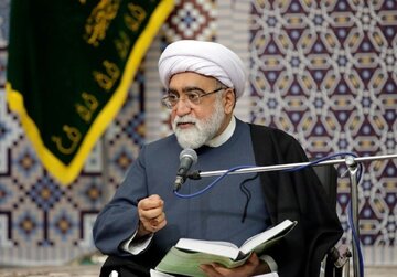 فقاهت،تقوا و سادهزیستی از شاخصههای برجسته آیت الله سیدمجتبی خامنهای