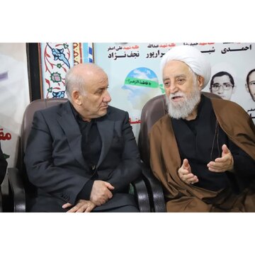 ملاقات استاندار مازندران با مدیر حوزه علمیه کوتنا و پدر شهید کوتنایی
