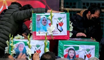 پیکر ۳ شهیده حمله آمریکایی – صهیونی در اردبیل تشییع شد