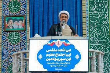 امام جمعه کرمان : توجه به اوامر رهبری رمز موفقیت است