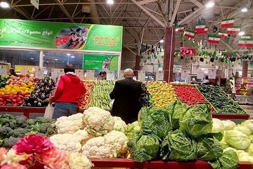 قیمت جدید میوه و سبزی اعلام شد/ گوجهفرنگی به کیلویی ۹۸ هزار تومان هم رسید