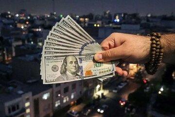 قیمت دلار در ابتدای روز دوشنبه ۷ اردیبهشت ۱۴۰۵/ قیمت دلار اوج گرفت + جدول