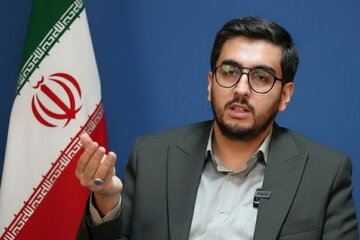 هدف از حملات به صنعت فولاد تضعیف منابع ارزی آوری است/ لزوم تقویت راهبرد «اقتصاد مقاومتی»