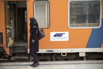 ورود و خروج روزانه ۳۱ هزار مسافر با قطار از مشهد مقدس