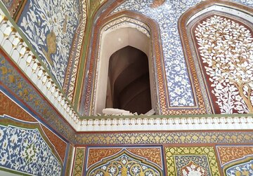 گستردگی شعاع تخریب در بافت تاریخی اصفهان در جریان جنگ/اصالت آثار تاریخی در جریان مرمت حفظ شود