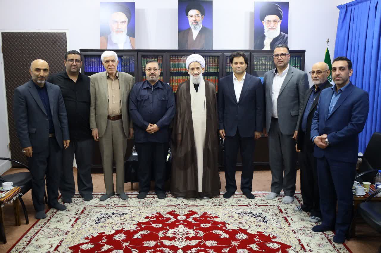 آیت الله لائینی: بازاریان همواره از رزمندگان در جبهههای جنگ حمایت کردند
