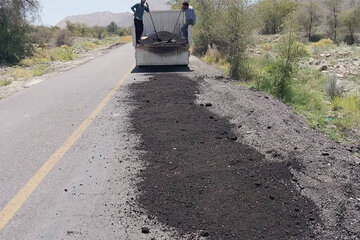 تداوم عملیات بهسازی راهها در میناب با هدف افزایش ایمنی و ارتقای کیفیت تردد
