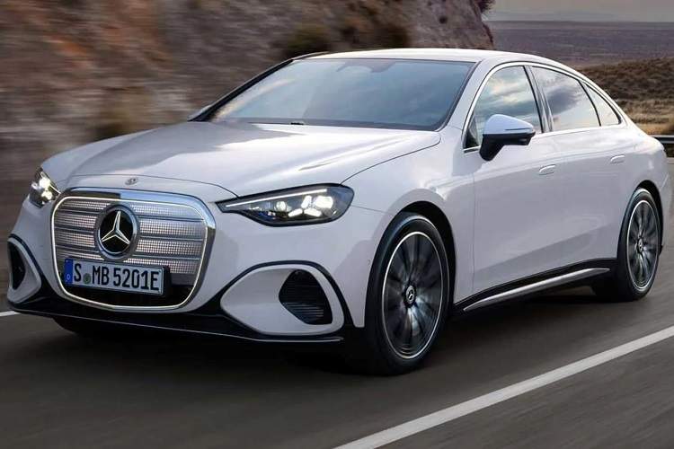 ترکیب هوش مصنوعی و سرعت؛ بررسی مشخصات فنی بنز C 400 الکتریکی