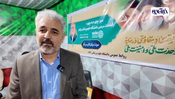 حضور رئیس دانشگاه علوم پزشکی ایلام در جمع مردم و برگزاری میز خدمت در میدان ۲۲ بهمن