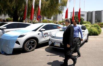 رونمایی از ۴ خودروی برقی جدید برای نوسازی ناوگان نظارت حملونقل عمومی کیش