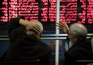 صف میلیونی پشت بورس/ فنر فشرده هیجانات، بازار سهام را بیثبات میکند؟