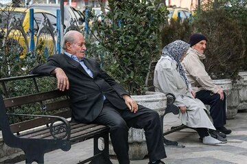 مستمری بازنشستگان را تقویت کنید/ برای کاهش هزینهها، مدیریت را ارتقا دهید