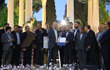 مِیمند شهر ملی شیشهگری ایران شد
