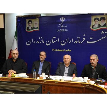 نمایندگان در کنار دولت و مسئولان محلی برای خدمت بهتر به مردم فعالیت میکنند
