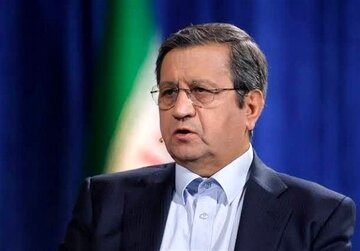 همتی: هدف اصلی بانک مرکزی کنترل تورم است/ بانک مرکزی اجازه اضافه برداشت به بانکها را نمیدهد