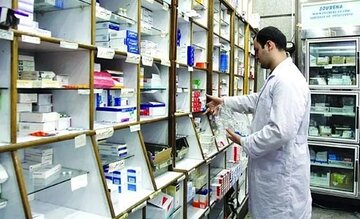 کمبود دارو و افزایش قیمتها در قزوین/ داروخانهها در انتظار مطالبات بیمهای