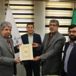 تجلیل دانشگاه لرستان از نیم قرن تلاش پیشکسوت نشر کتاب استان