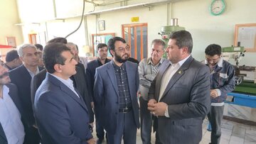 مشاور وزیر کار بر ارتقای زیرساختهای مهارتی کردستان تأکید کرد