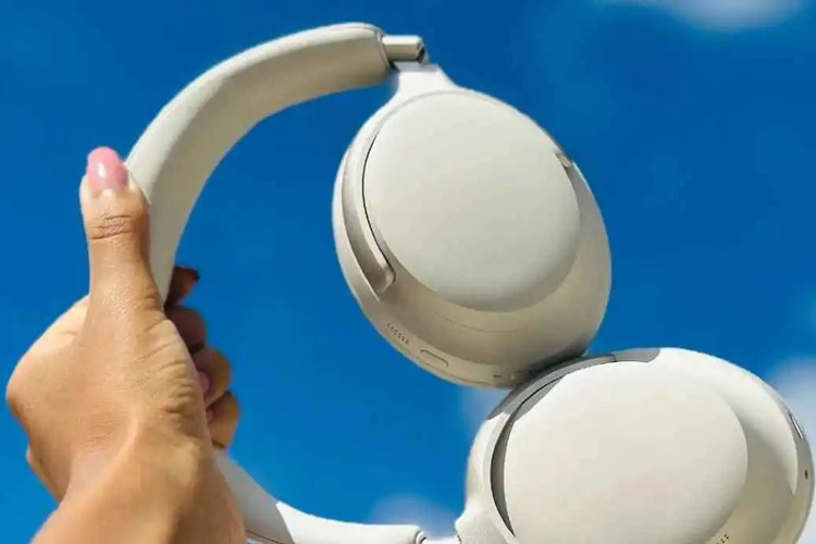 هدفونهای حذف نویز چگونه کار میکنند؟