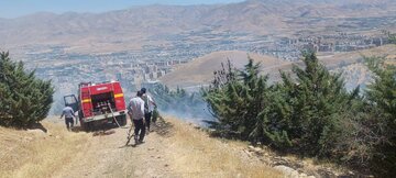 آتشسوزی دامنه آبیدر در کوتاهترین زمان مهار شد