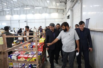 استاندار کرمان بر حمایت از تولید و توسعه صادرات خرما تأکید کرد/ افتتاح واحد مرغ گوشتی ۲۰ هزار قطعهای در گنبکی