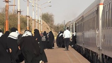 اعزام ۴۰ زائر اولی به سفر اربعین از حاجی آباد هرمزگان