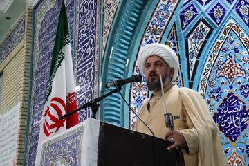 امام جمعه فهرج از خراب بودن آمبولانس های این شهرستان انتقاد کرد