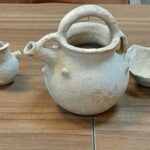 اهدای ۳ شیء تاریخی عصر آهن از سوی شهروند چواری به میراث فرهنگی ایلام