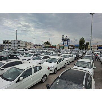 ببینید | آغاز ترخیص ۱۰۰۰ دستگاه خودروی وارداتی از بندر امیرآباد