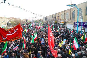 ببینید؛ حماسه حضور مازنی در شب 147 ام