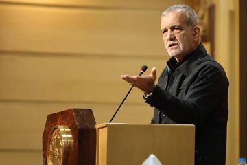 دو سال کارنامه دولت پزشکیان در آینه اقتصاد/ از بورس و دلار تا مسکن و خودرو … چه نوسان قیمتی داشتند؟