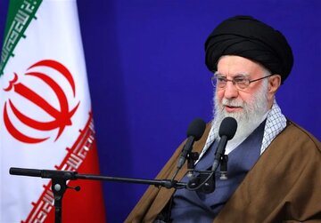 رهبر شهید انقلاب: بخش خصوصی فرمانده خط مقدم جنگ اقتصادی است/ باید موانع تولید و سرمایهگذاری برداشته شود/سیاست های اصل ۴۴ باید عملی شود