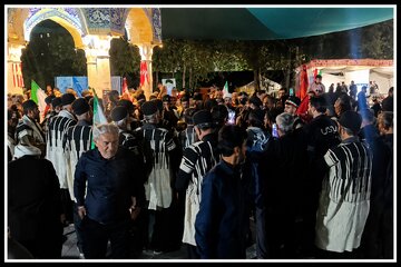 سوگواری غمناک بختیاریها در آخرین شب وداع با رهبر شهید انقلاب در تهران