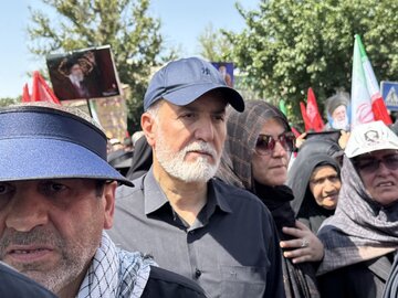 شهردار شیراز: فضای حاکم بر مصلای پایتخت وفاداری امت اسلام و آزادگان عالم به امام شهید خود است