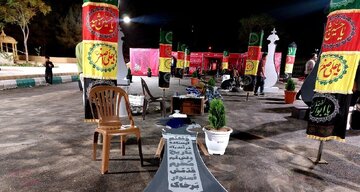چهارمین سوگواره سرو سرخ خاک مقدس در میدان آیینی کوثر کرمان برپا شد
