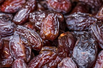 آغاز عرضه خرمای مضافتی در روستابازارهای استان آذربایجان‌غربی با ۳۵ درصد تخفیف