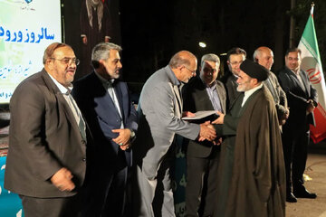 استان فارس در دوران دفاع مقدس ۲هزار و ۲۲۹ آزاده تقدیم کشور کرد