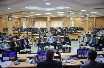 استاندار سمنان: با وجود جنگ و تحریم، پروژههای استان چهار برابر شد